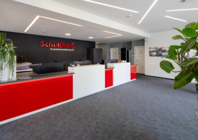 Professionelle Innenarchitektur-Aufnahme eins von uns entworfenen Interior-Designs des Eingangsbereich für Schultheiß Projektentwicklung AG